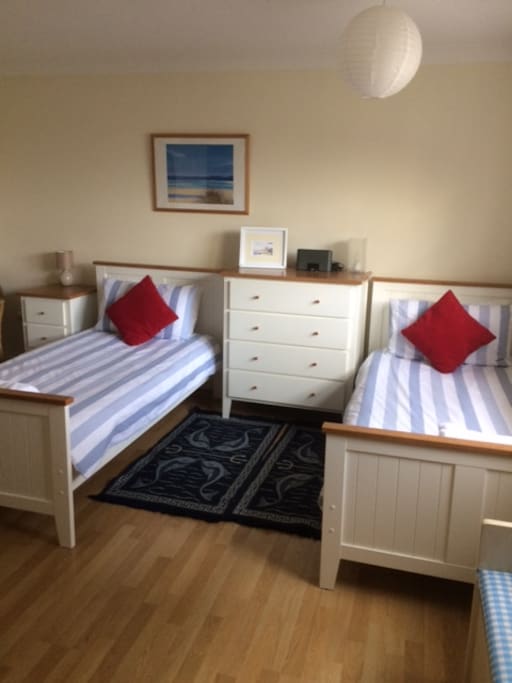 Twin bedroom