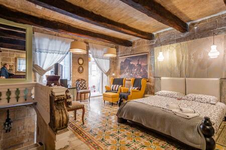 Romantic House in Valletta. Free airport pick up.