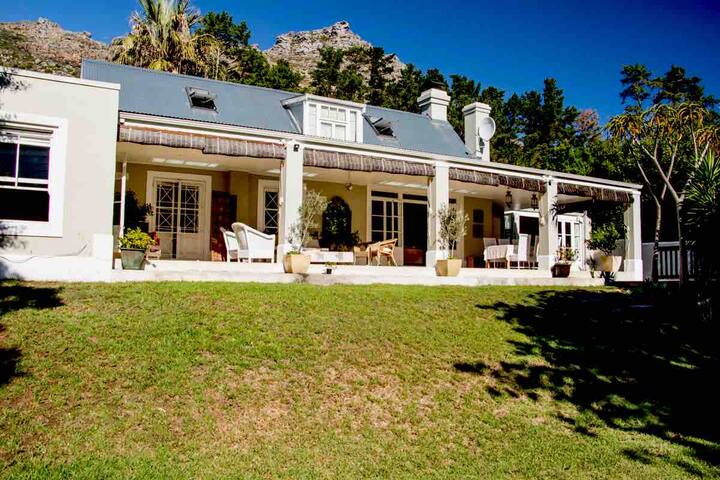 Lovely family home with pool *no loadshedding* gallery image 5