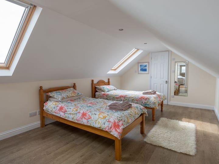 غرفة مزدوجة في الطابق العلوي