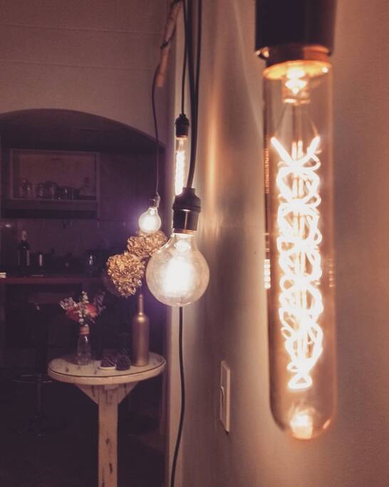 Esta es la sala, decorada al mejor estilo Vintage. Agradable para al conversación y el encuentro .