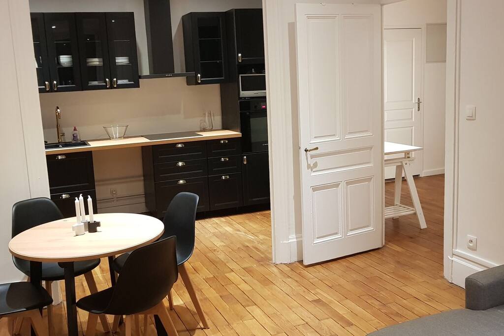 Cuisine ouverte sur le séjour salle à manger