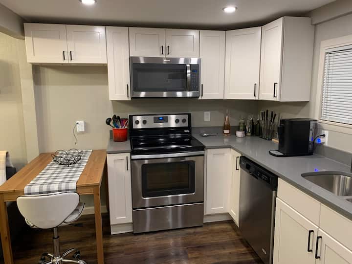 Charmy Cottage With Private Yard And Parking