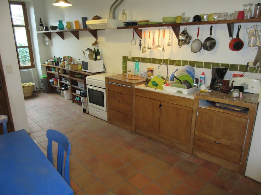 Kitchen & dining space