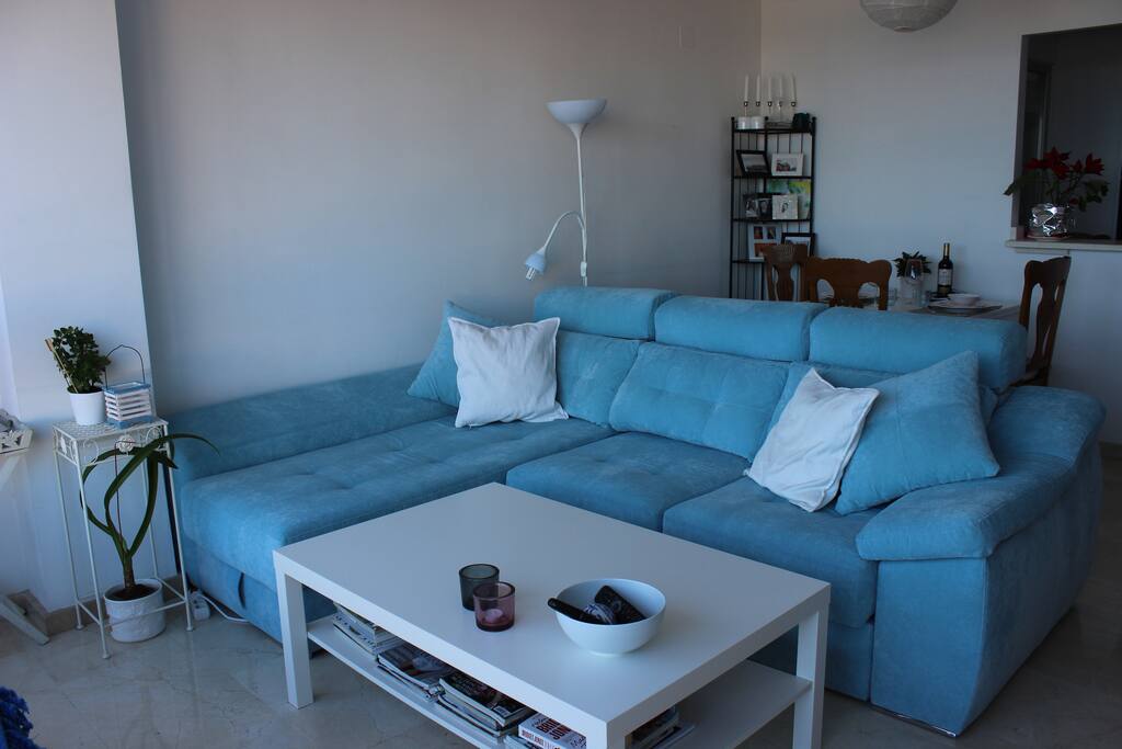 lounge zone (sofa bed)