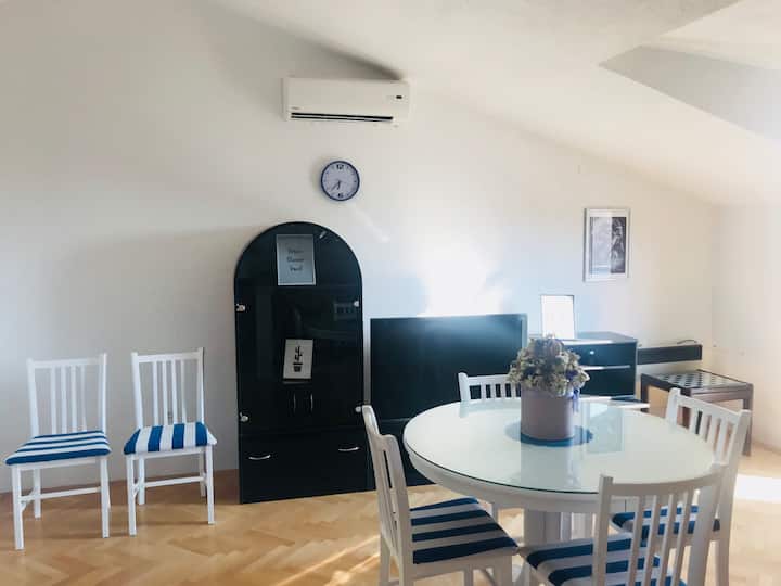 Дневна соба
