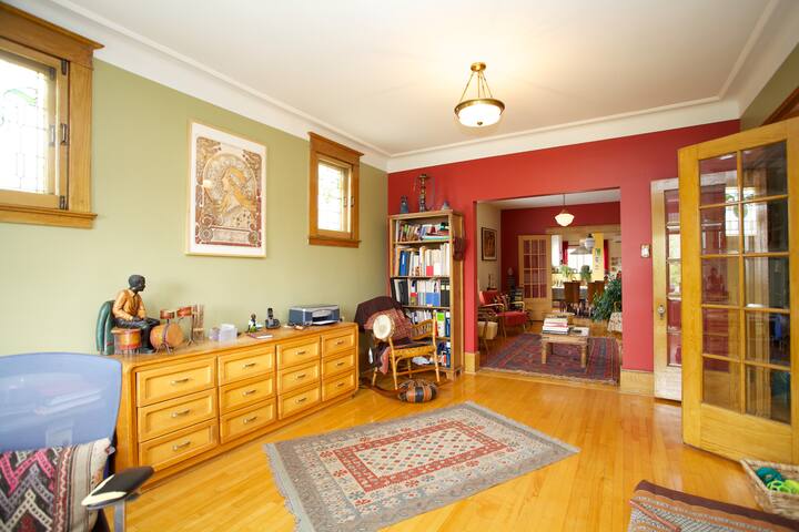 Unique & huge ap. on top floor, 31 nights & more! gallery image 4