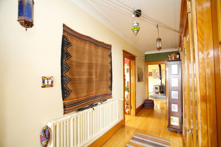 Unique & huge ap. on top floor, 31 nights & more! gallery image 2