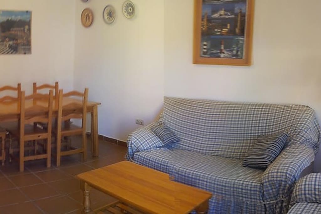 Foto panorámica del salón (hemos cambiado la TV)