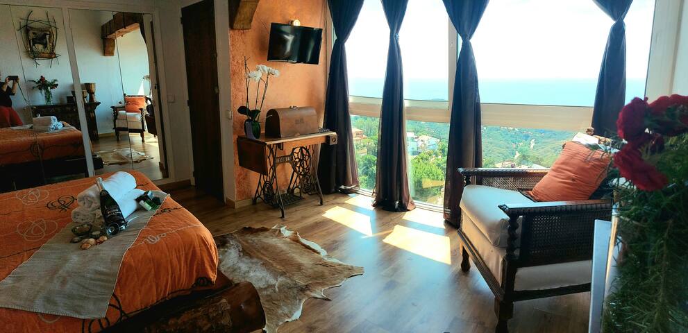 Villa Rapanui , piscina y jacuzzi, vistas al mar. gallery image 3