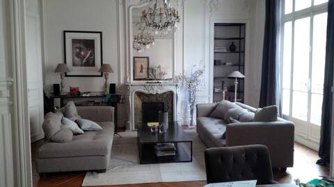 ELEGANT FLAT 125 m² - Porte MAILLOT