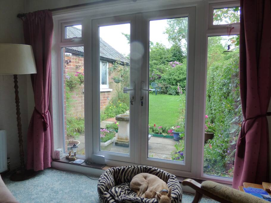 Access to garden best through kitchen