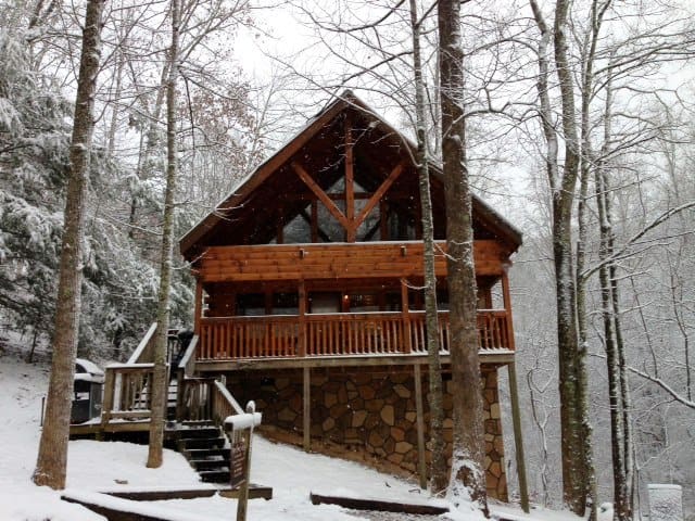 HONEY BEAR CABIN
