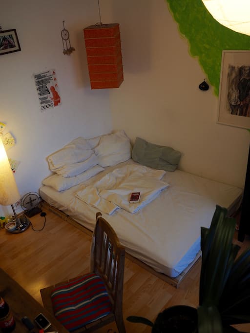 gemütliches Futon-Bett