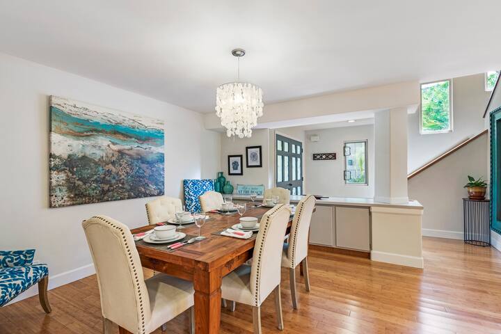 Private 4bd Home, Walk to Beach gallery image 5