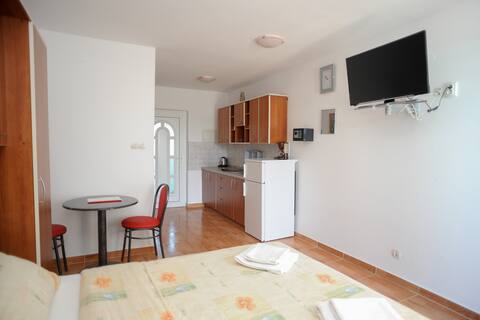 Top Airbnb: Vila Caska-studio n3 for 2p with pool,near Zrće in Caska