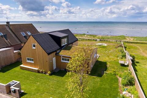 Beautiful beachfront house with full sea view