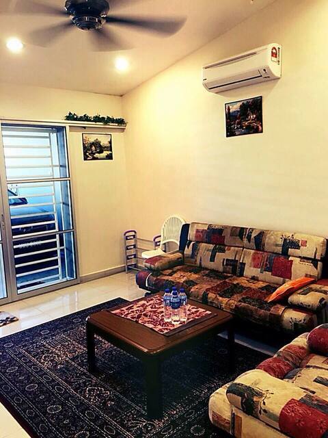 COZEE HOMESTAY  Brilliant Home @ Solace & Serene
