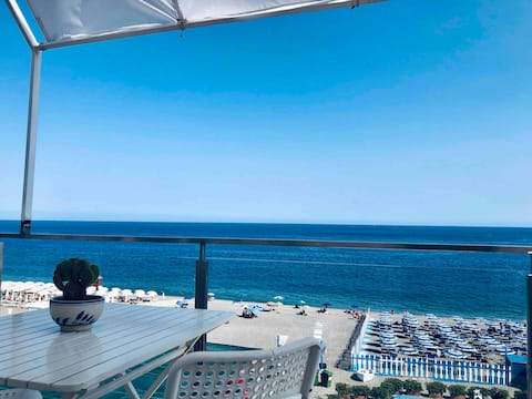 Annuncio Airbnb popolare: MANSARDA SUL MARE - ATTIC ON THE SEA a Mascali