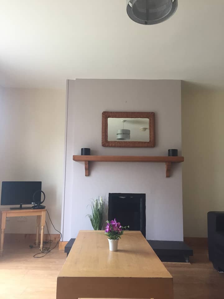 Three Bedroom Sleeps 5 In 2 Doubles And 1 Single - Portrush