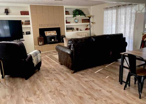 Diggles Diggs—Updated Vintage Home in Etna