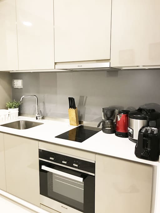 fully equipped kitchen