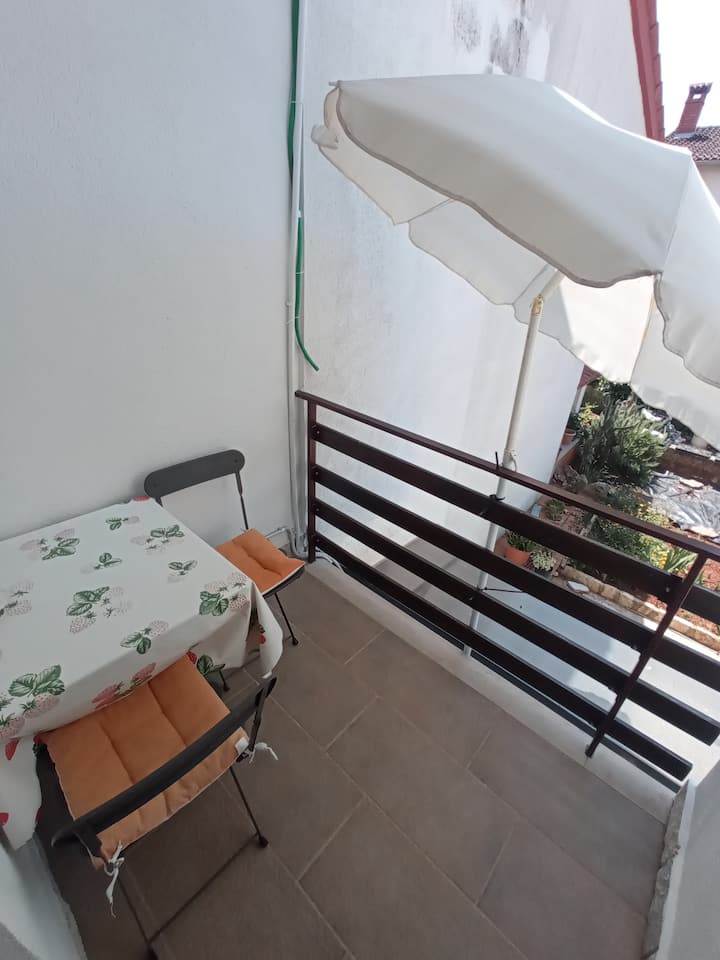 Room With Terrace  Just 3 Mins From The Beach - Rovinj