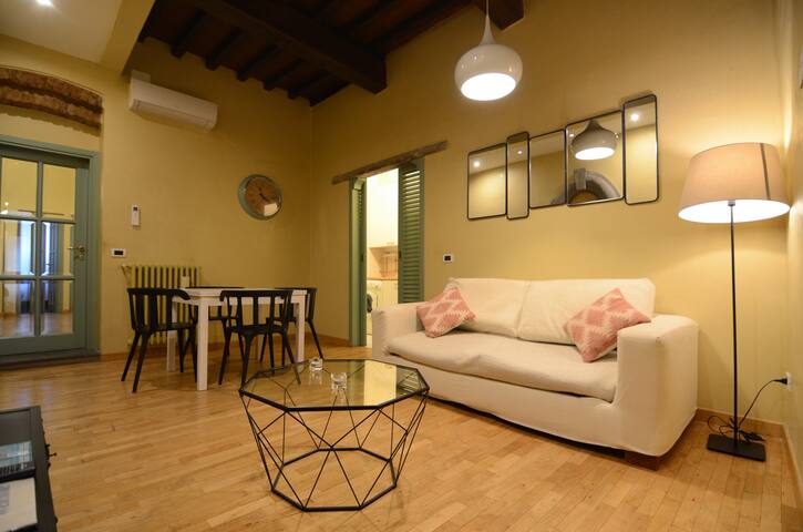 Keys of Italy -Palazzuolo112-2Bedr Flat by Station gallery image 3