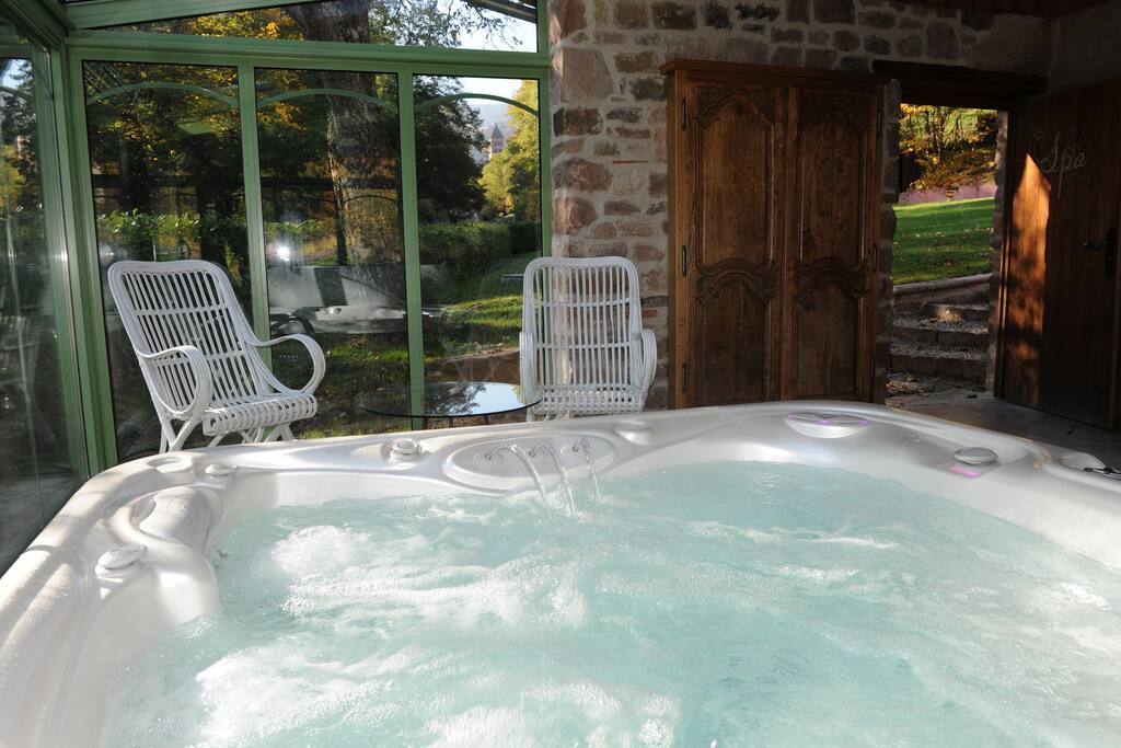 37 ° de chauds massages, vous êtes ici au Spa.