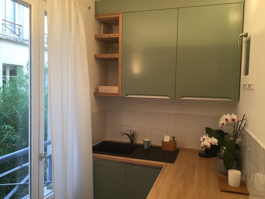 A fully-equipped kitchen