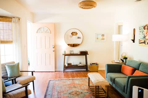 Spacious and stylish retreat in downtown St. Marys