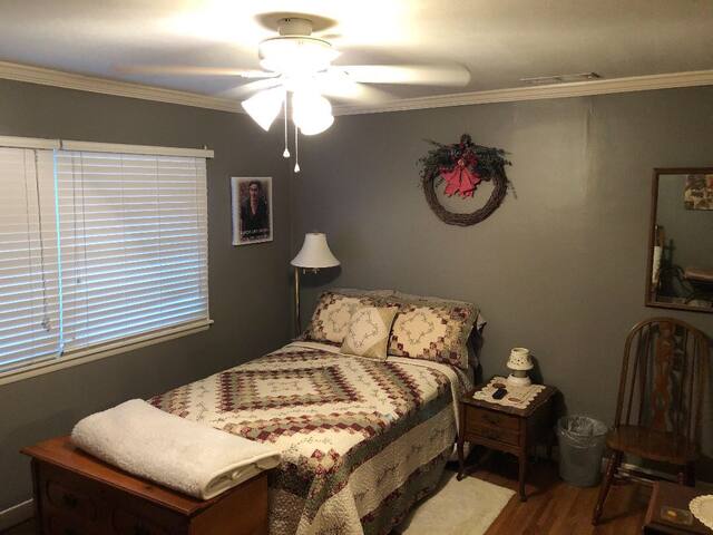 Airbnb Indianola Vacation Rentals Places To Stay