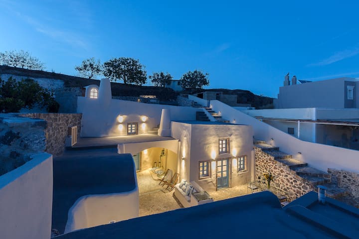 Alluvial Santorini Suites