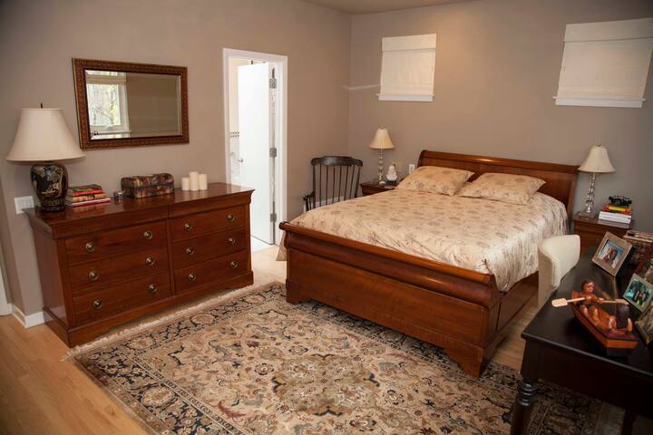 RARE FIND Luxury 4BR, 3BTH. Lincoln Park/DePaul gallery image 4