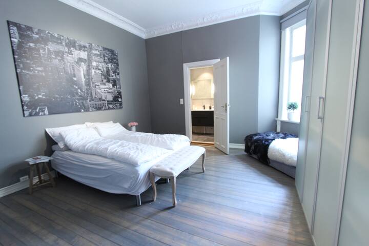 Castle Suite gallery image 2