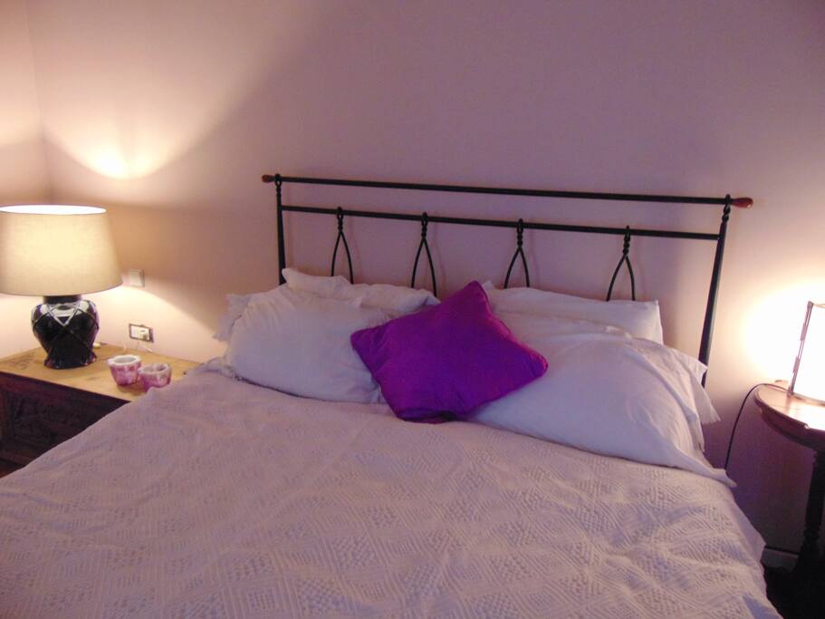Master bedroom queen size bed