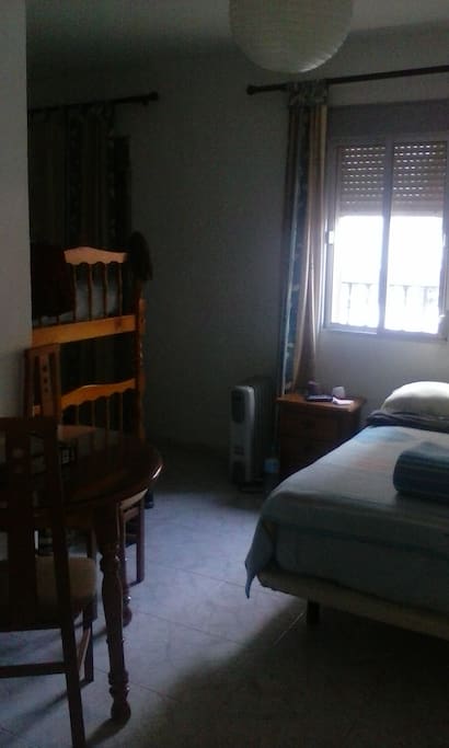 Hab grande, cama doble+2 literas