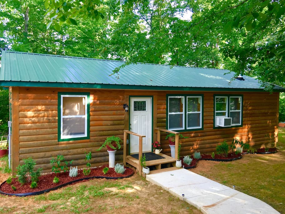 Front of cottage.