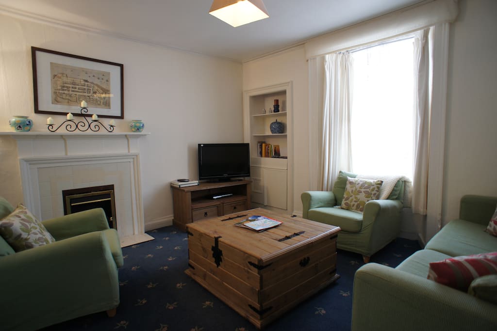Lounge with flat screen television, DVD player and free WI-FI