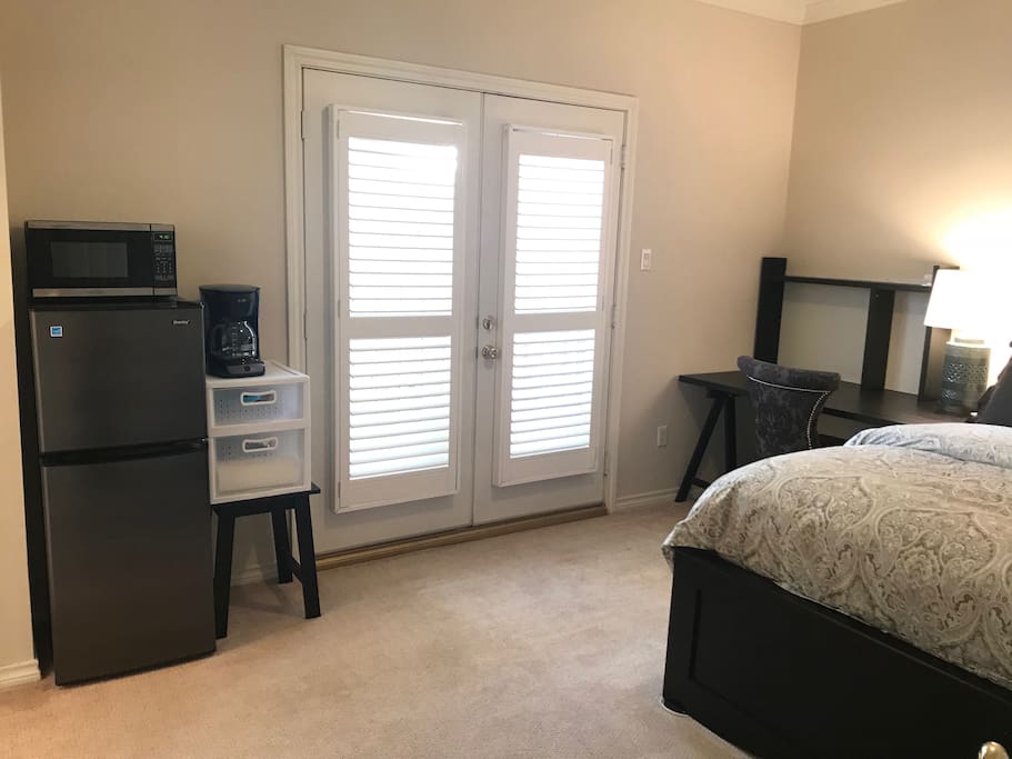 Microwave, fridge/freezer and coffee maker available in the room!