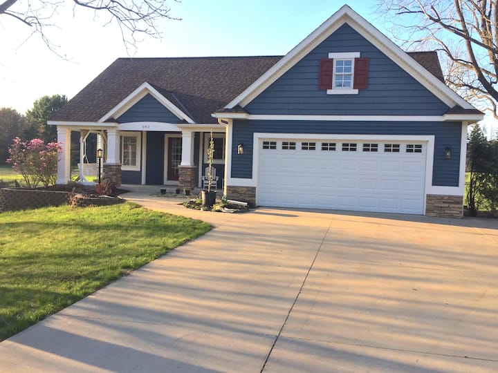Porch Swing Modern Farmhouse w/ Bikes & Hot Tub Houses for Rent in