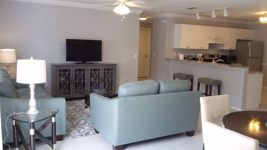 NOW Available November 6- 9, REDUCED! w/golf cart