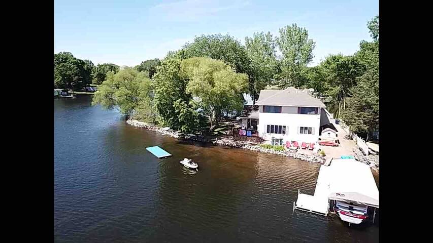 Lake House on the Point – Sandy Beach – Kayaks gallery image 3