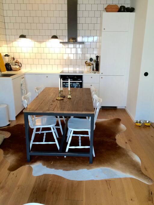 Kitchen area with dining table