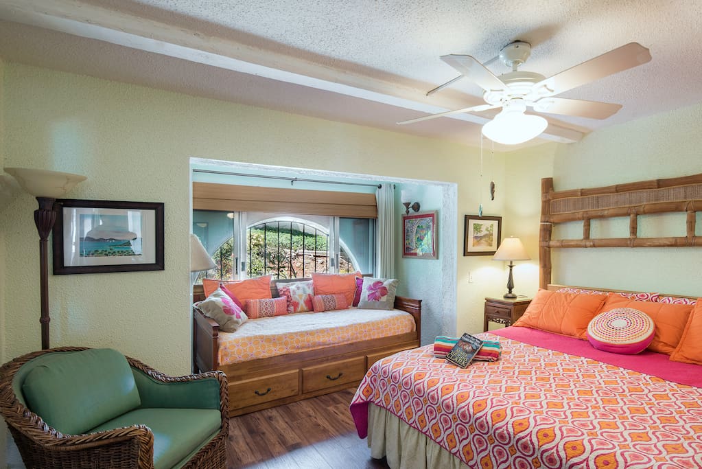 Garden Bedroom, King + Day bed with 2 singles.