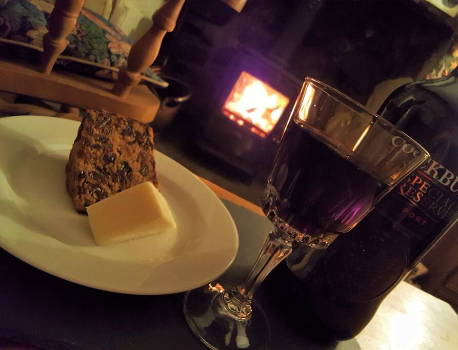 Olde Yorkshire proverb....Fruit cake without cheese is like a hug without a squeeze.