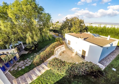 Charming Villa with Private Garden in Salento