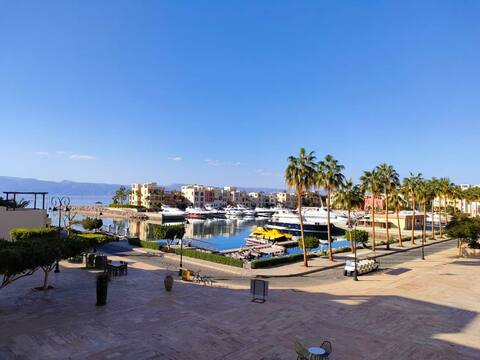 شقه في العقبة داخلTala Bay تالا بيه مطله على البحر
