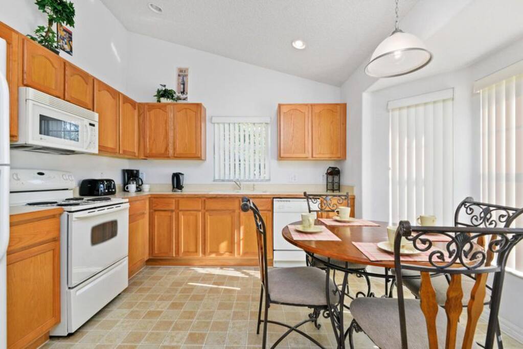 Oven,Indoors,Kitchen,Room,Bench