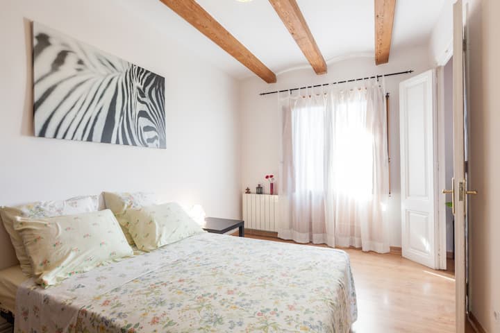 Nice Central Flat *View & Balcony - Barcelona